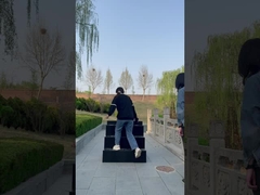 يمكن لشاشة العرض خفيفة الوزن أن تستوعب ما لا يقل عن 468 كجم من الوزن