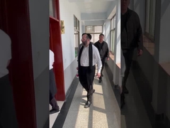 قام العميل أيضًا بزيارة غرفة العينات الخاصة بنا وشاهد صناديق الدوران الخاصة بمختلف أنواع البلاستيك المموج