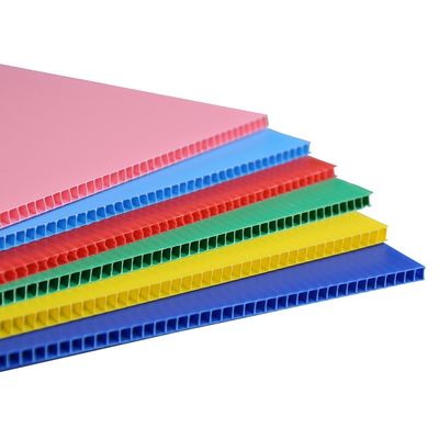 12 × 24 صفائح Correx 6 مم مموج من البلاستيك بعرض 2500 مم