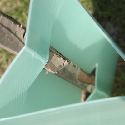حراس شجرة بلاستيكية مموجة مثلث 2 مم حراس نبات كورفلوت