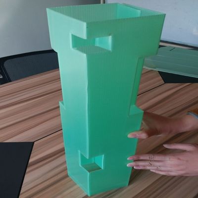 جوفاء PP كورفلوت حارس الشجرةs مثلث Twinwall بلاستيك شجرة التفاف