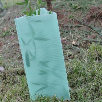 2mm كورفلوت المموج شجرة الحرس مثلث البلاستيك شجرة جذع حماة