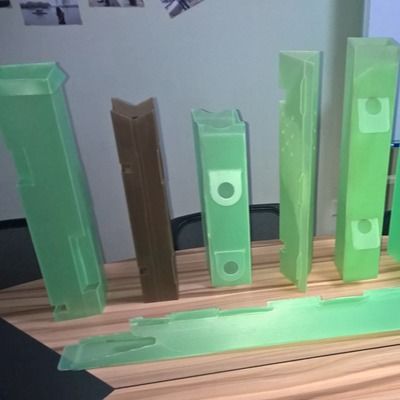 واقي شجرة من الكورفلوت مناسب للبستانيين وأصحاب المناظر الطبيعية ومشاتل الأشجار الذين يبحثون عن أنابيب حماية شتلات متينة