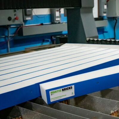 طوبات القطع بالجربة المائية ذات الكثافة العالية للآلات القطع بالجربة المائية ، الطوبات الصلبة للدبابات القاطعة بالجربة المائية ، الطوبات المقاومة للارتداء لحماية طاولة القطع بالجربة المائية وامتصاص تأثير القطع